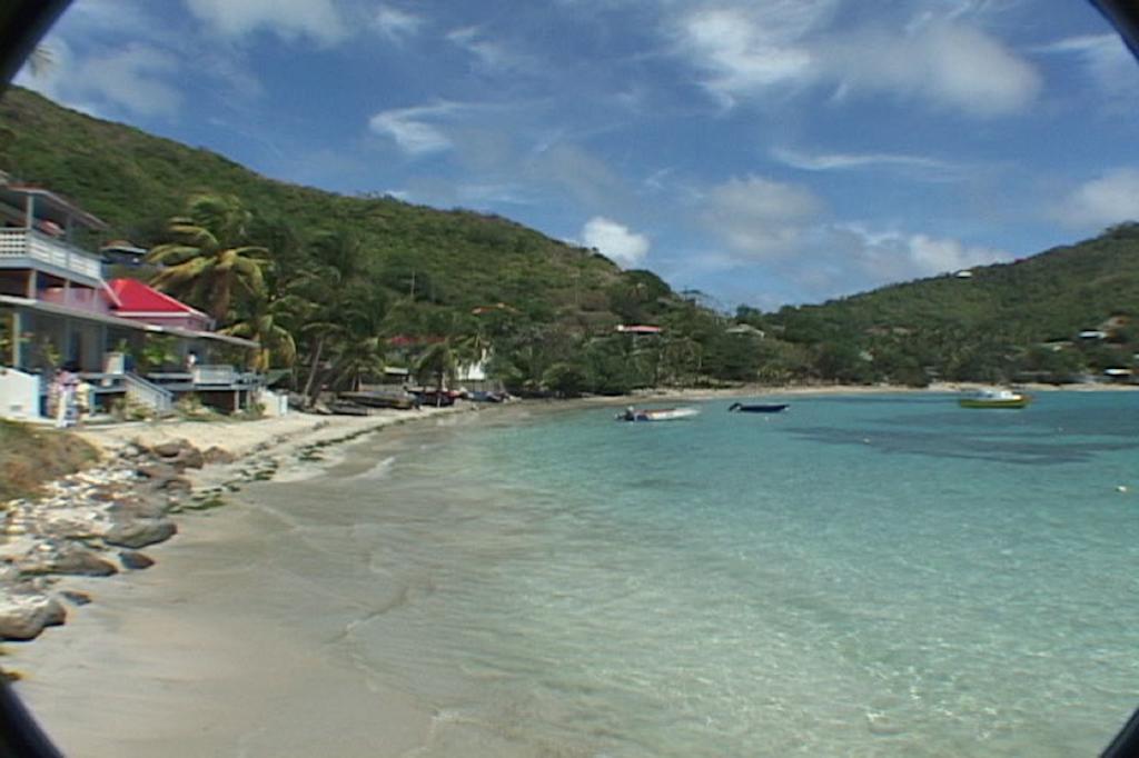 Bequia Beachfront Villa Hotel Friendship エクステリア 写真